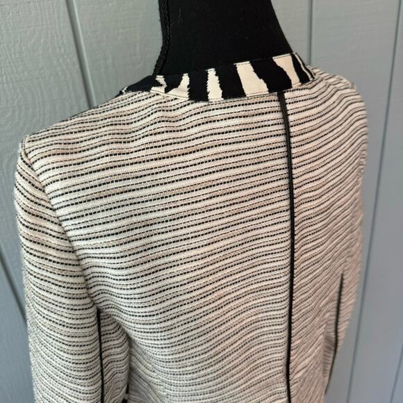 Chicos Black & White Animal Print Jacket ~ 0 - Picture 9 of 11